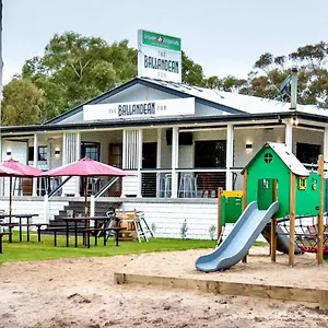 Motel The Pub &, Ballandean